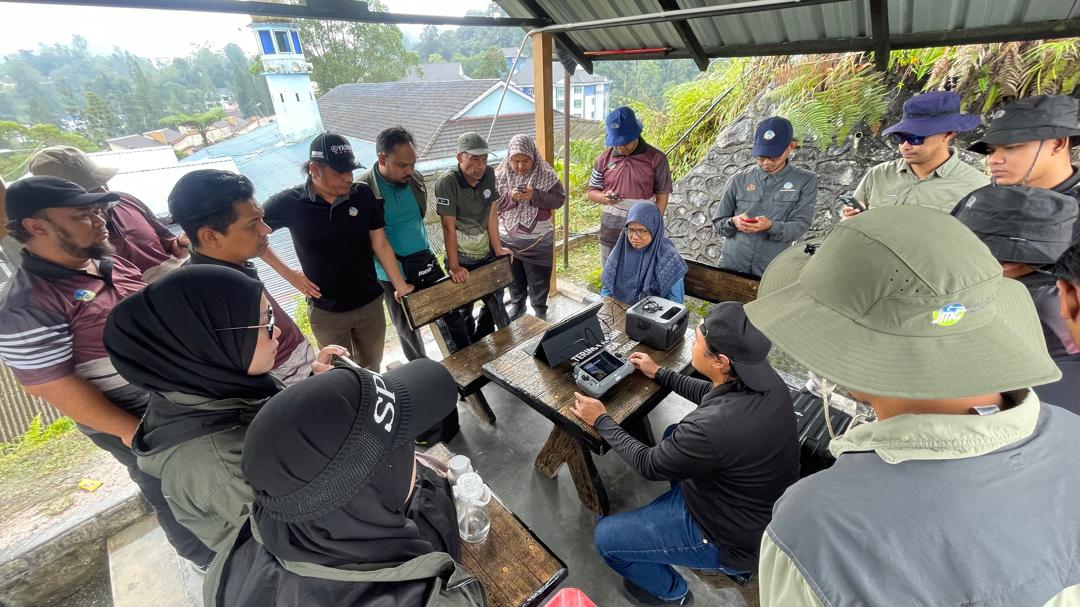 Inspections slope, surveillance for landslide, mapping mines area, generate 3D model of elevation for earth surface etc.