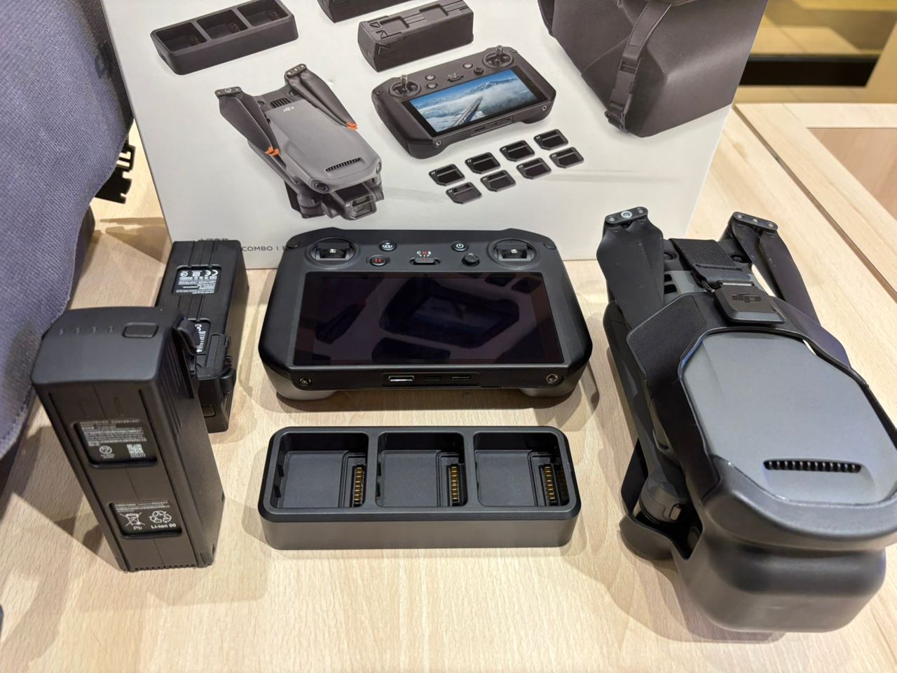 DJI MAVIC 3 CINE (DJI RC PRO) (BUNDLE PREMIUM)